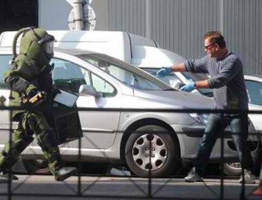 Στα άδυτα των πυροτεχνουργών της ΕΛ. ΑΣ. - Αντίπαλοι με τον χρόνο και τον ... θάνατο (φωτό, βίντεο)